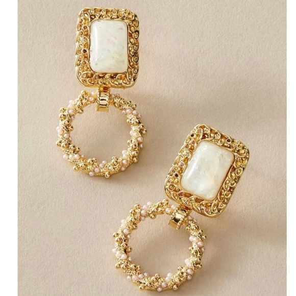 💖 2/$30 Gold plated textured square hoop elegant statement earrings - Picture 10 of 10